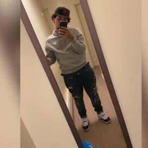 Meet your Posher, Manuel